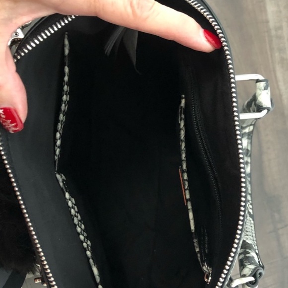 Handbag - Picture 5 of 9